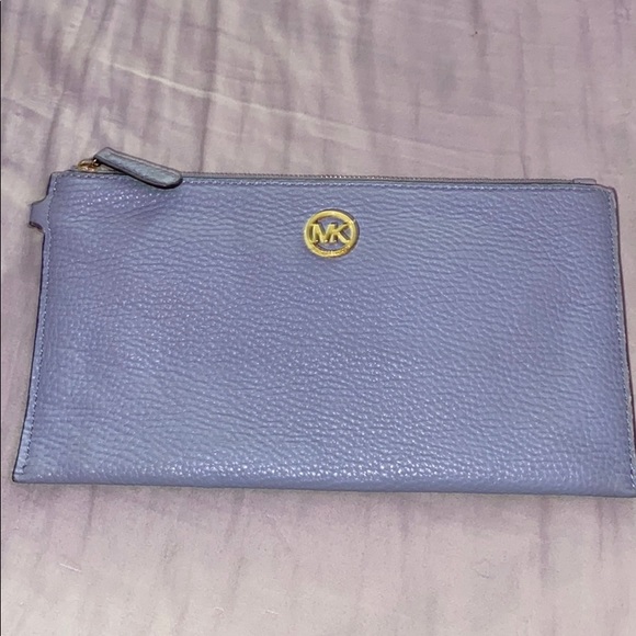 Micheal Kors wristlet - Picture 1 of 5